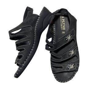 La Plume 38 (8) NEW Leather‎ Upper Women's Sandals Hook n Eye Closure
